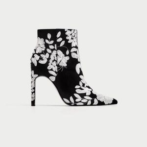 Zara Black/White Floral Embroidered Heeled Booties Size 37 (6.5)